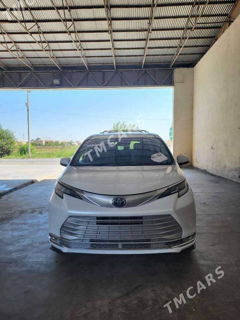 Toyota Sienna 2022 - 670 000 TMT - Мары - img 8