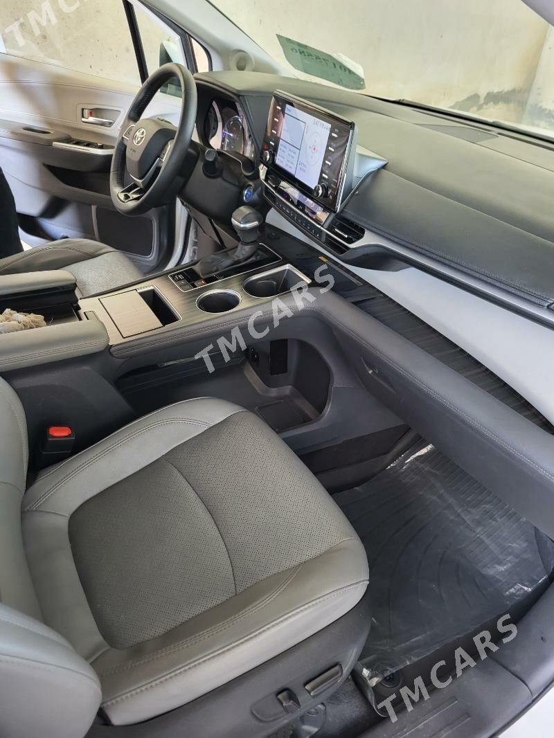 Toyota Sienna 2022 - 670 000 TMT - Мары - img 4