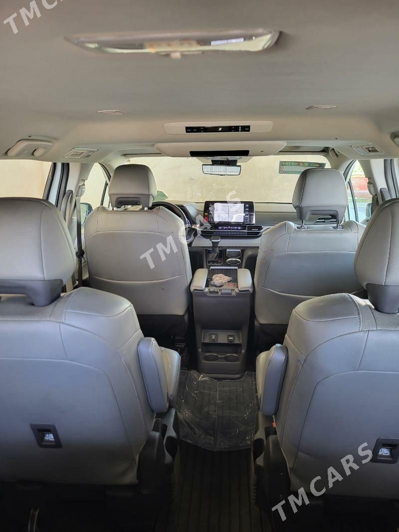 Toyota Sienna 2022 - 670 000 TMT - Мары - img 3