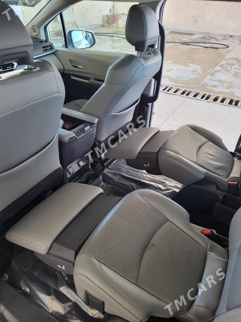 Toyota Sienna 2022 - 670 000 TMT - Мары - img 2