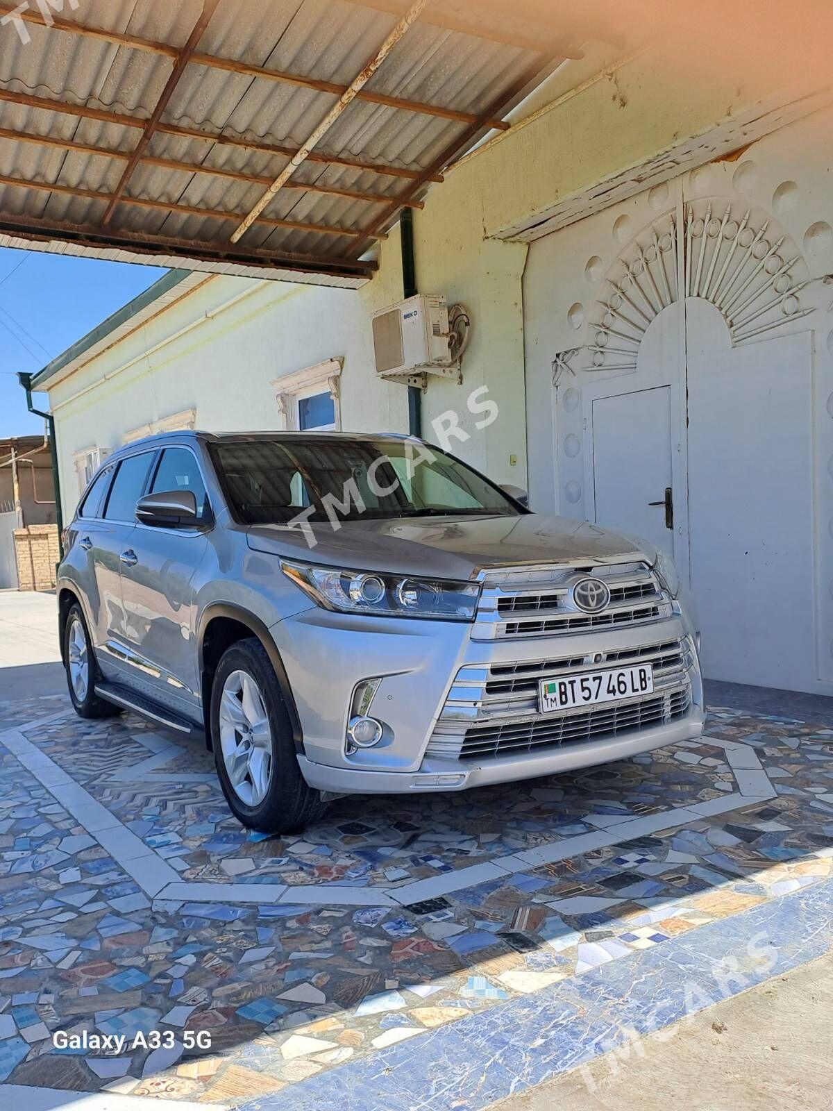 Toyota Highlander 2017 - 485 000 TMT - Dänew - img 3