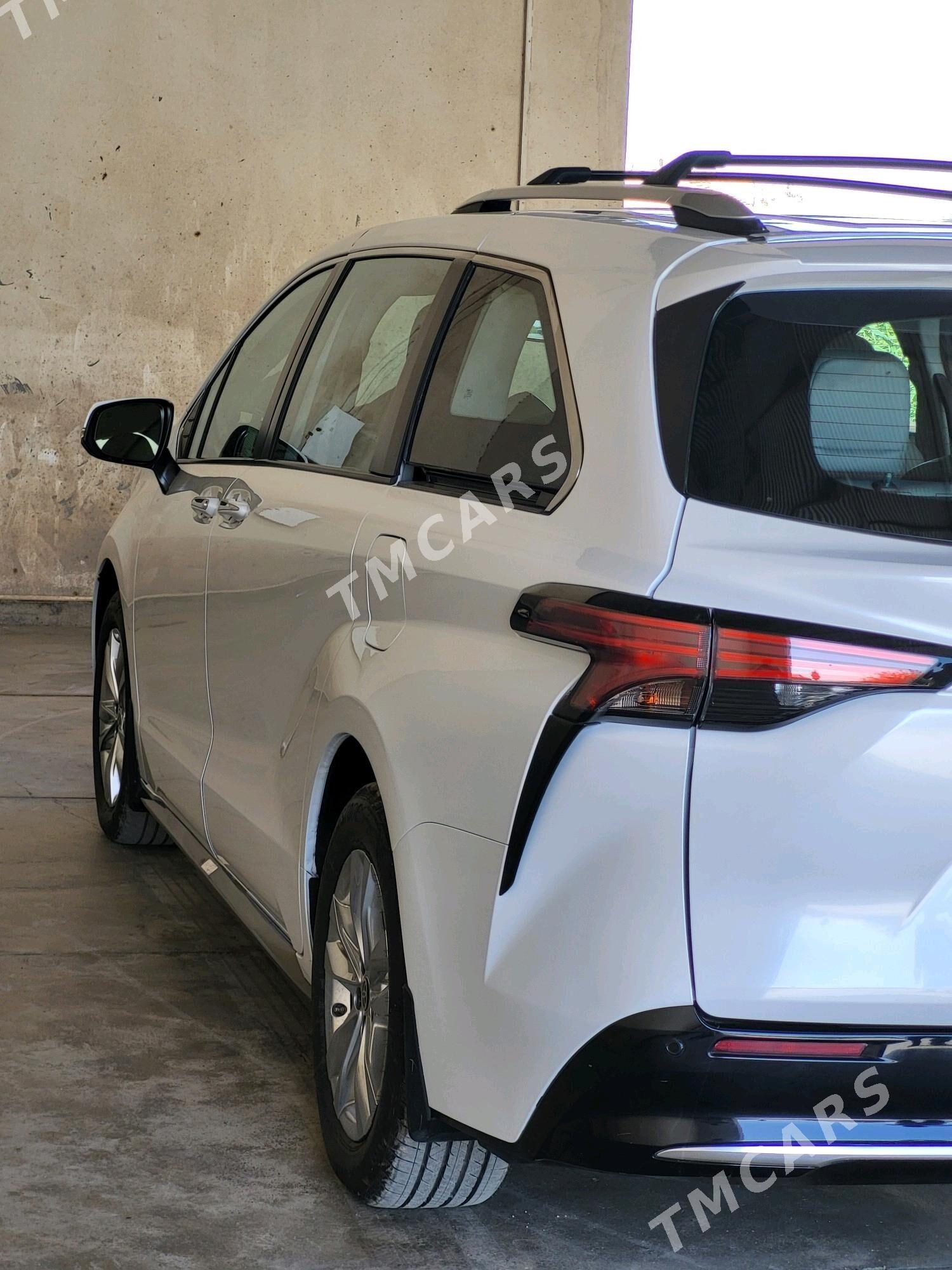 Toyota Sienna 2022 - 670 000 TMT - Мары - img 10