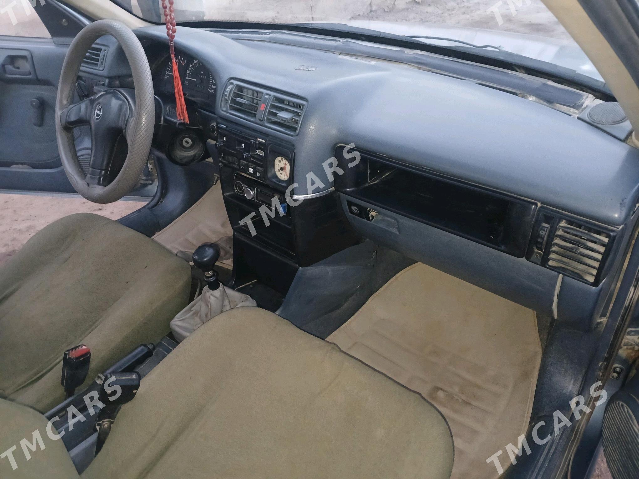 Opel Vectra 1990 - 30 000 TMT - Türkmenbaşy etr. - img 5