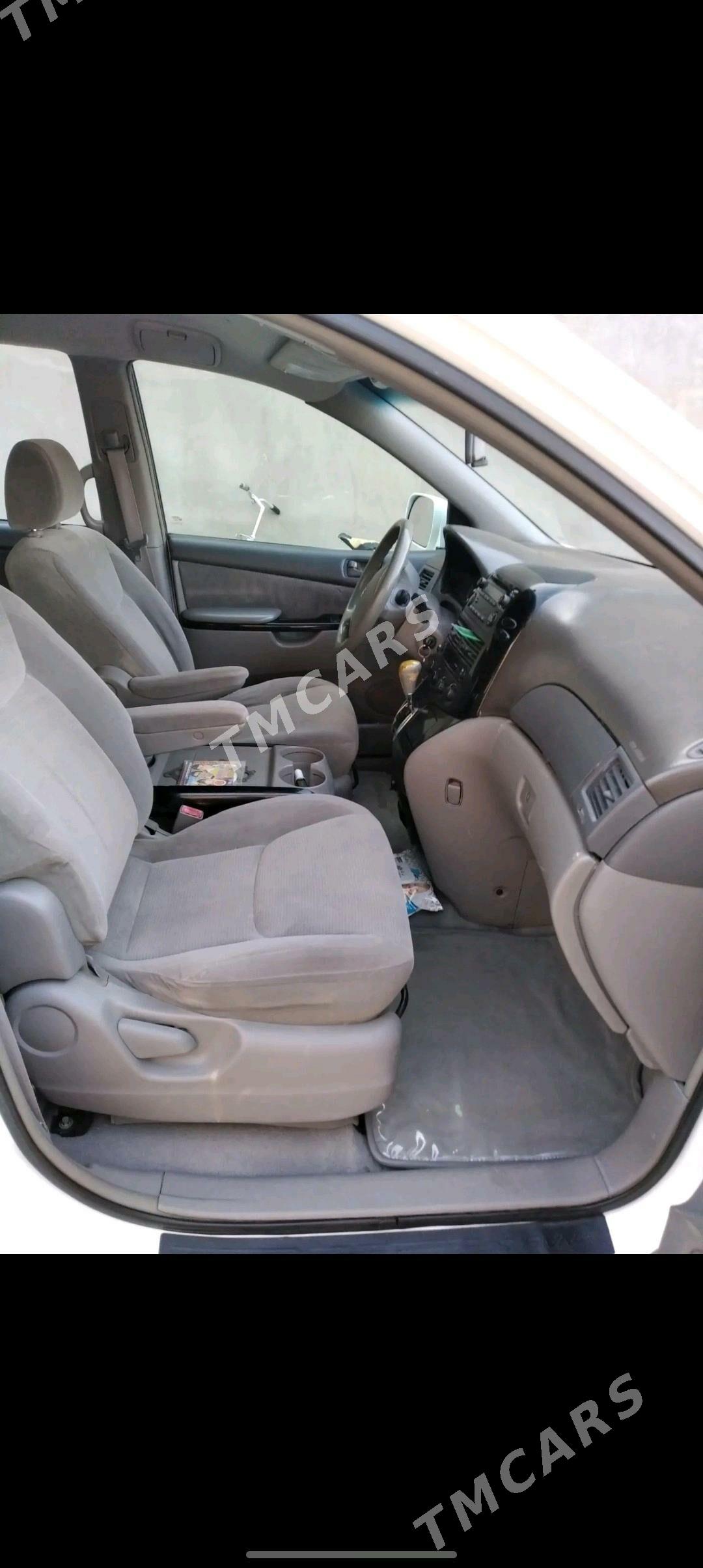 Toyota Sienna 2004 - 180 000 TMT - Гороглы (Тагта) - img 8