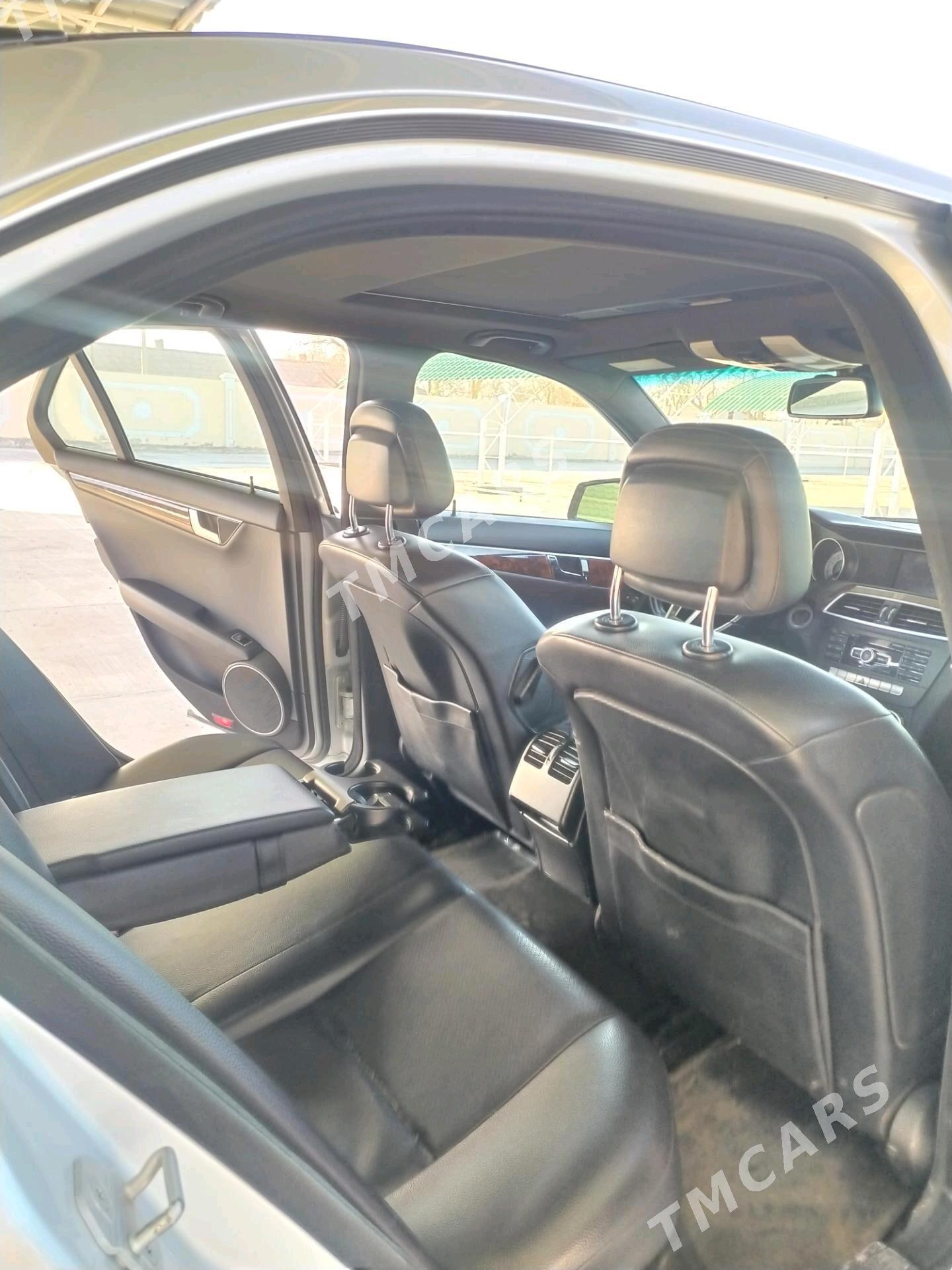 Mercedes-Benz C300 2012 - 146 000 TMT - Байрамали - img 5