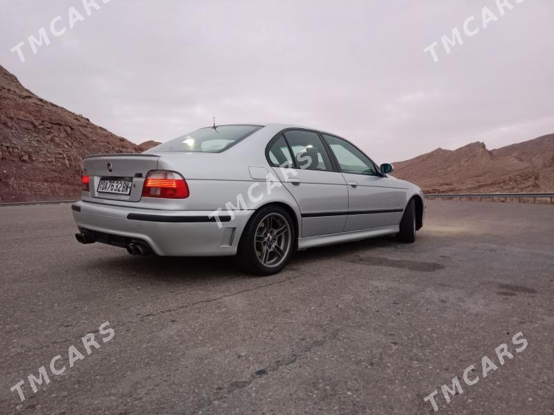 BMW E39 2002 - 140 000 TMT - Türkmenbaşy - img 3