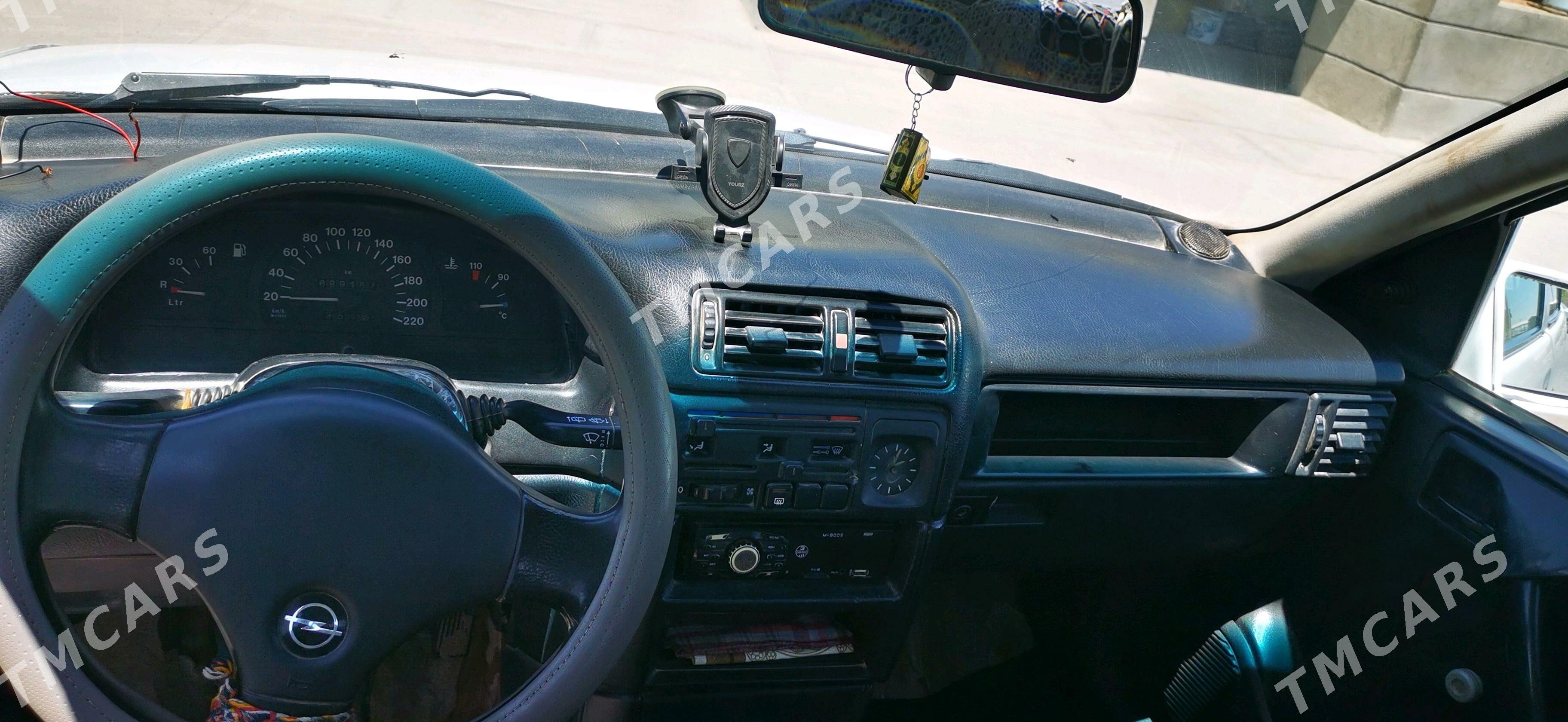 Opel Vectra 1992 - 22 000 TMT - Мургап - img 7