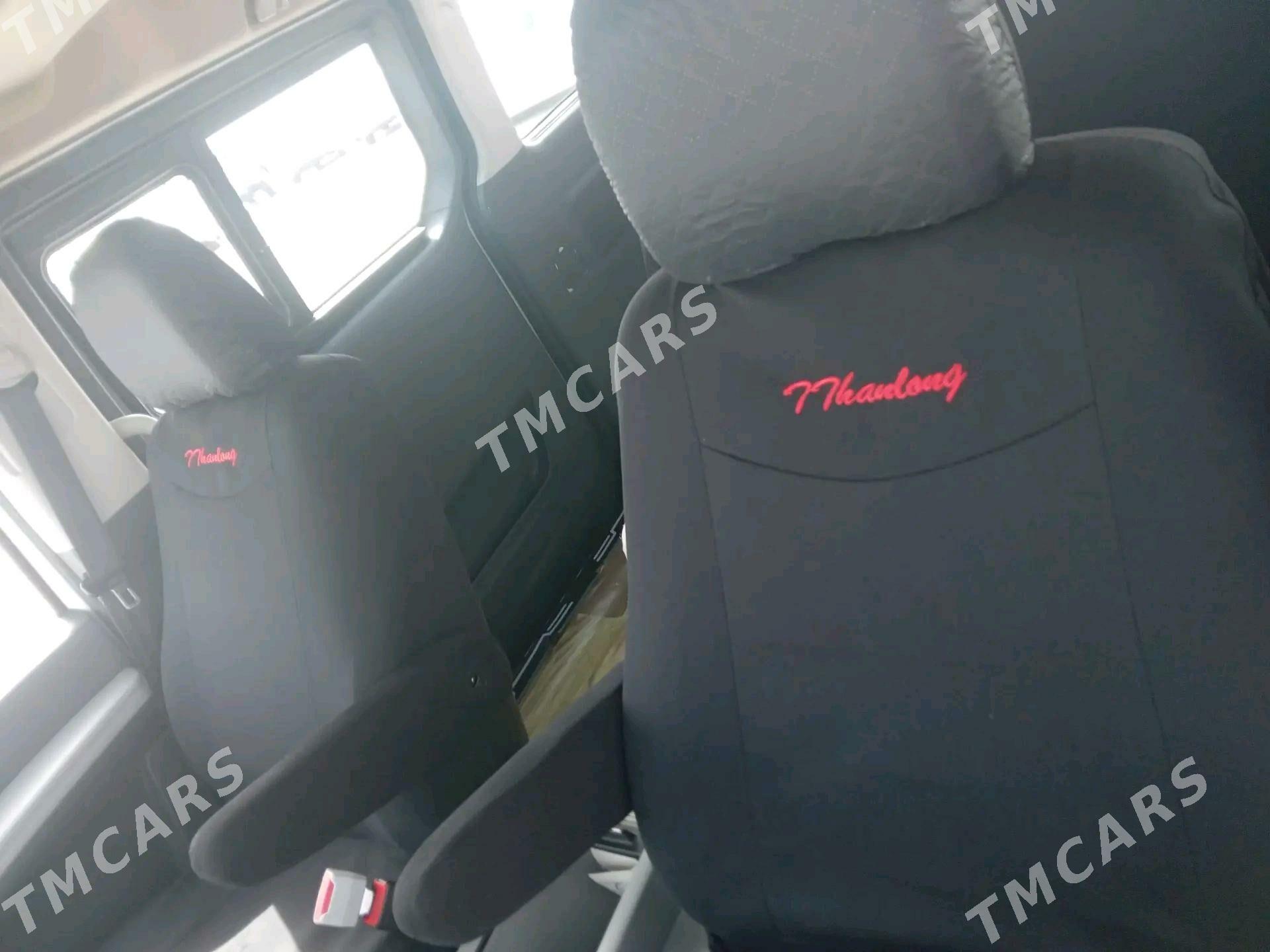 Toyota Hiace 2019 - 190 000 TMT - Aşgabat - img 5