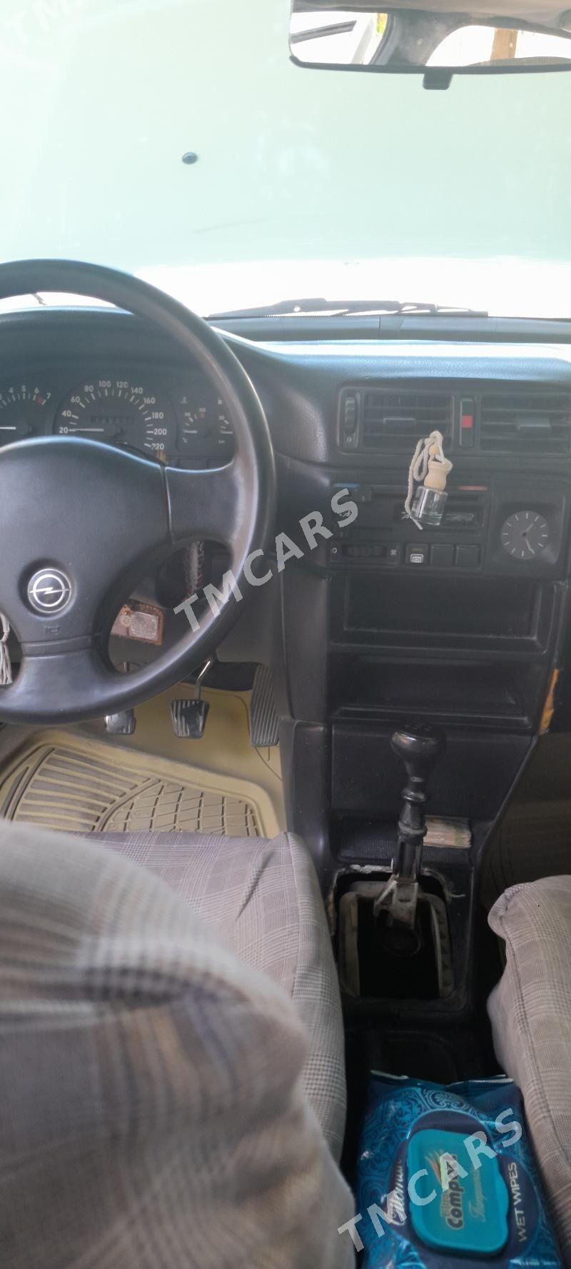 Opel Vectra 1991 - 30 000 TMT - Mary - img 2
