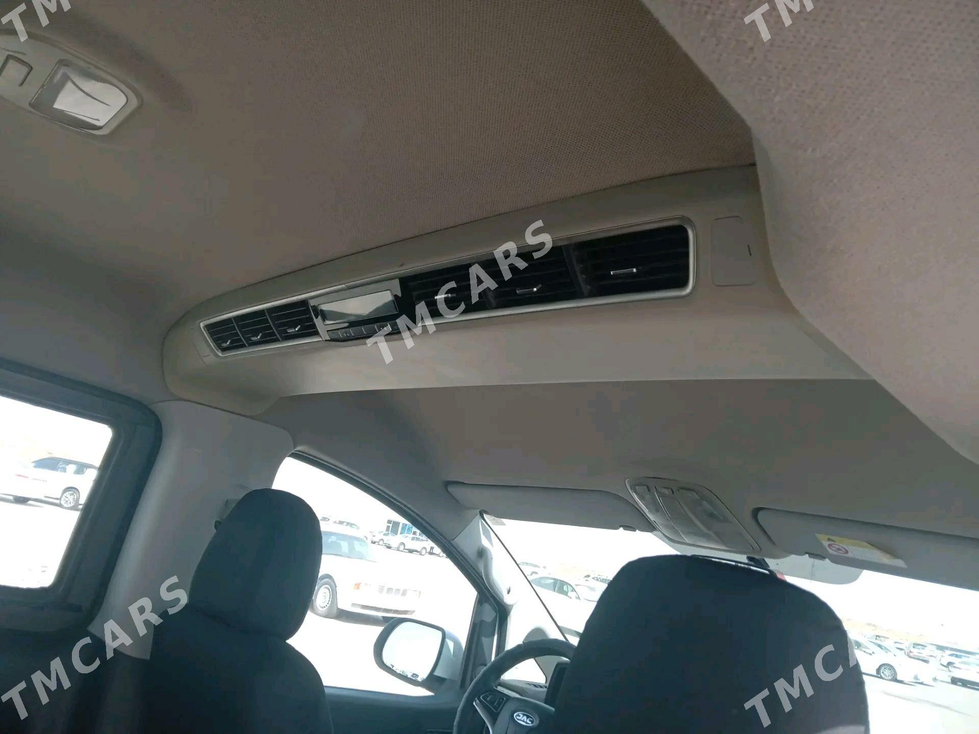 Toyota Hiace 2019 - 190 000 TMT - Aşgabat - img 6