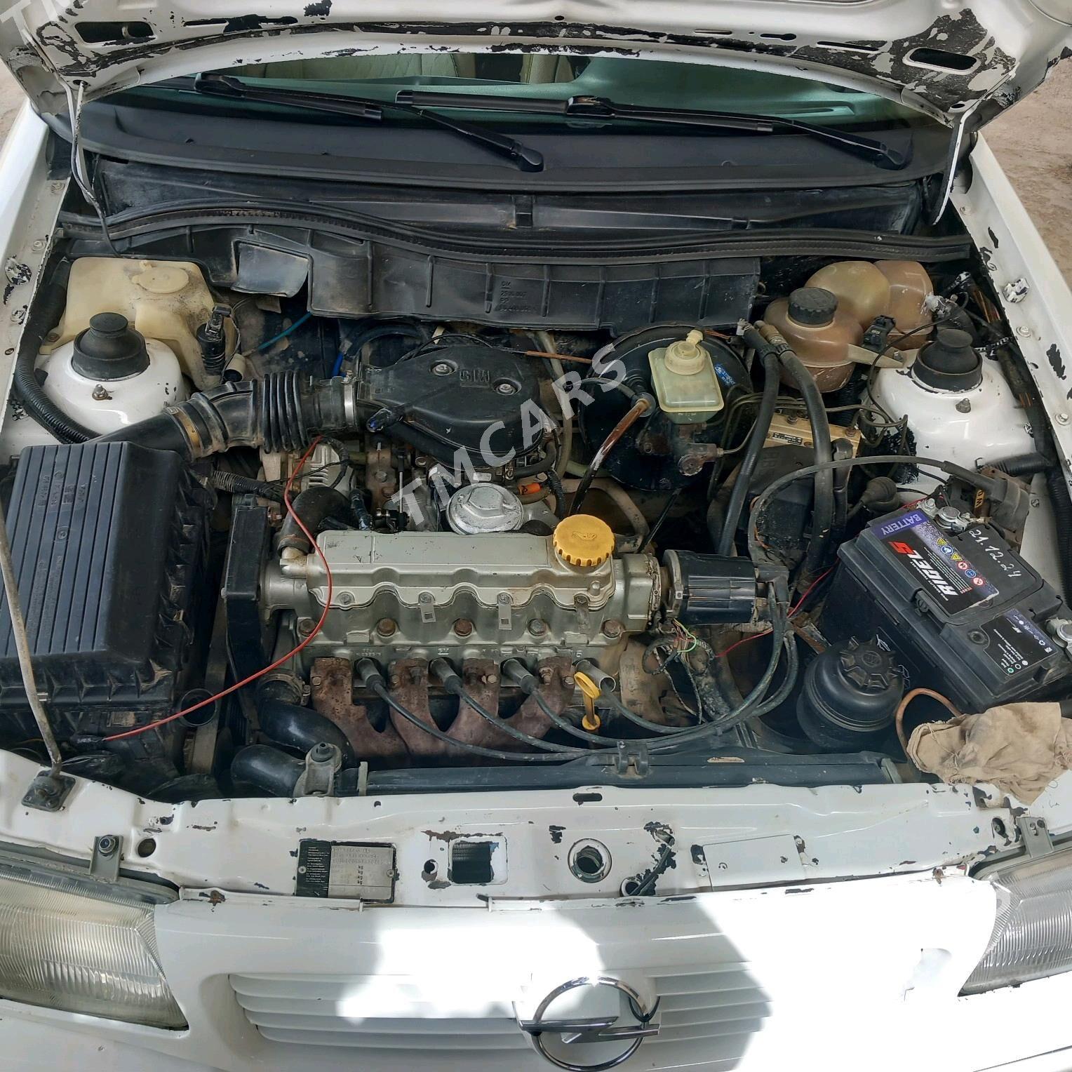 Opel Astra 1992 - 32 000 TMT - Бабадайхан - img 4