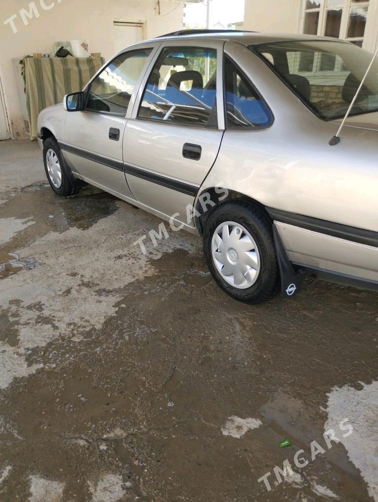 Opel Vectra 1992 - 38 000 TMT - Мары - img 3