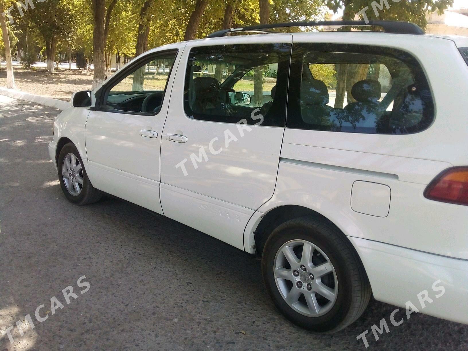 Toyota Sienna 2000 - 160 000 TMT - Мары - img 4