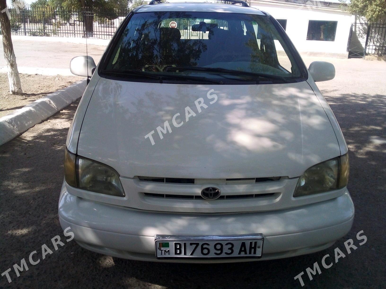 Toyota Sienna 2000 - 160 000 TMT - Мары - img 5
