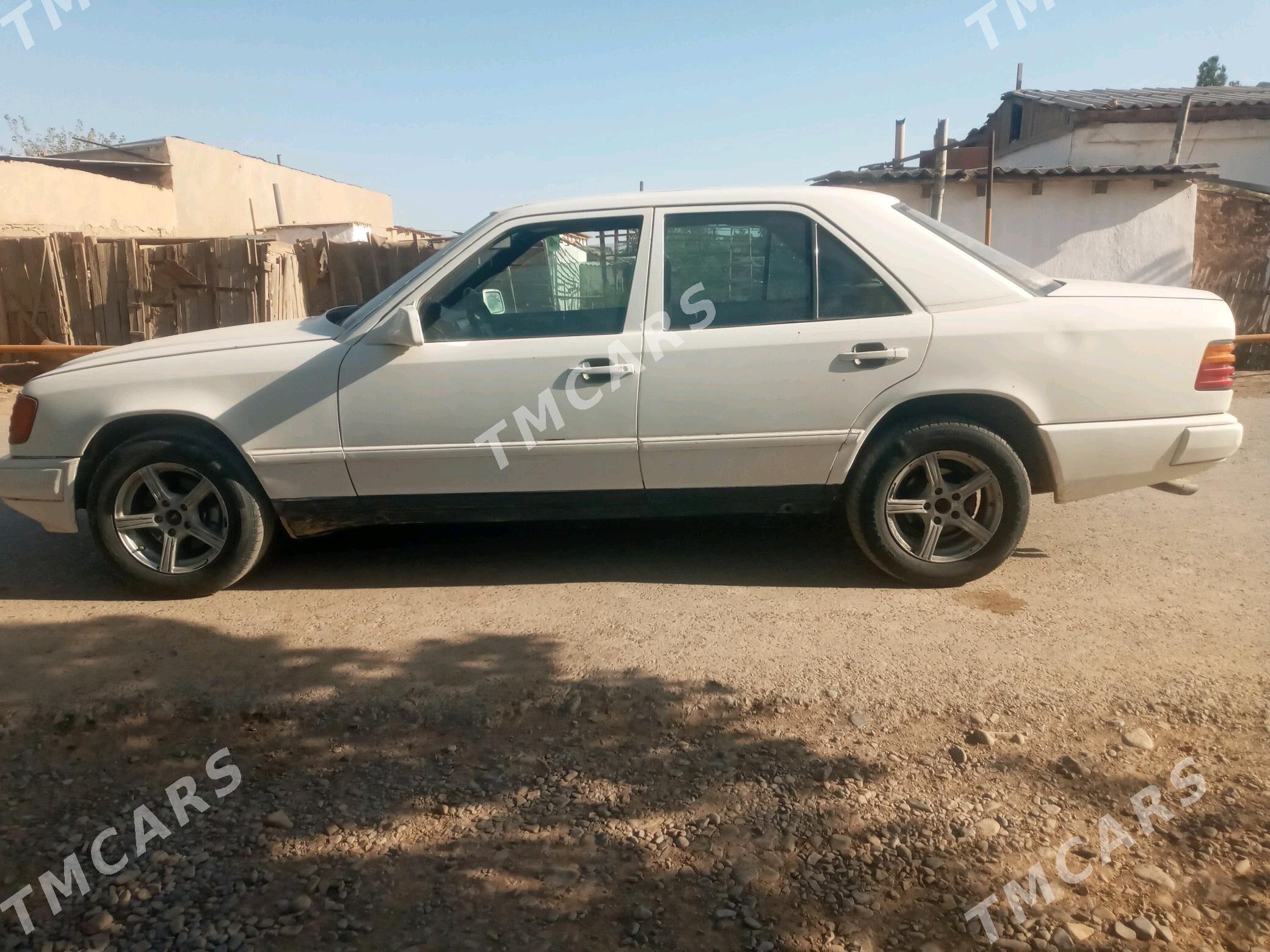 Mercedes-Benz W123 1986 - 30 000 TMT - Серахс - img 2