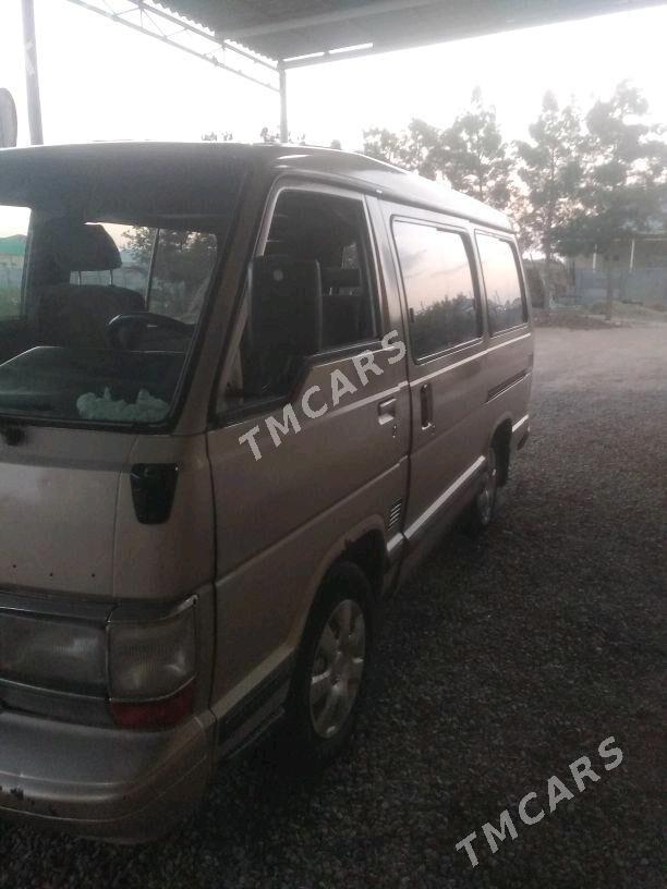 Toyota Hiace 1990 - 40 000 TMT - Мары - img 3