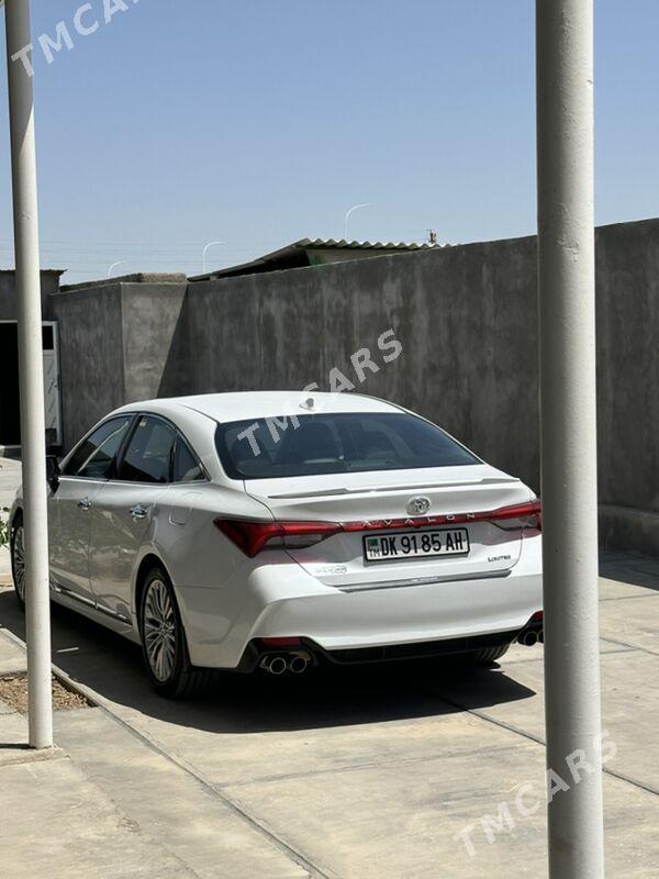 Toyota Avalon 2019 - 460 000 TMT - Анев - img 2