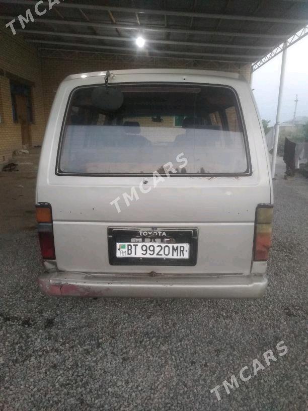 Toyota Hiace 1990 - 40 000 TMT - Мары - img 4