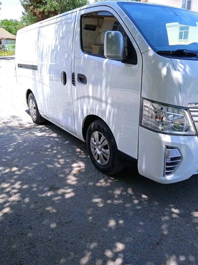 Nissan Urvan 2022 - 375 000 TMT - Ашхабад - img 3
