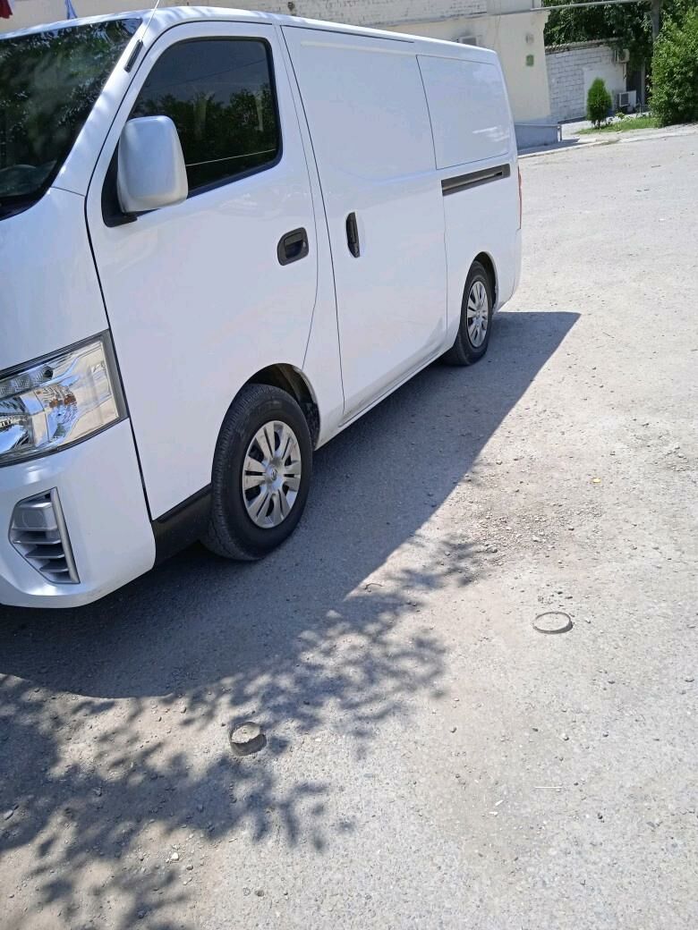 Nissan Urvan 2022 - 375 000 TMT - Ашхабад - img 2