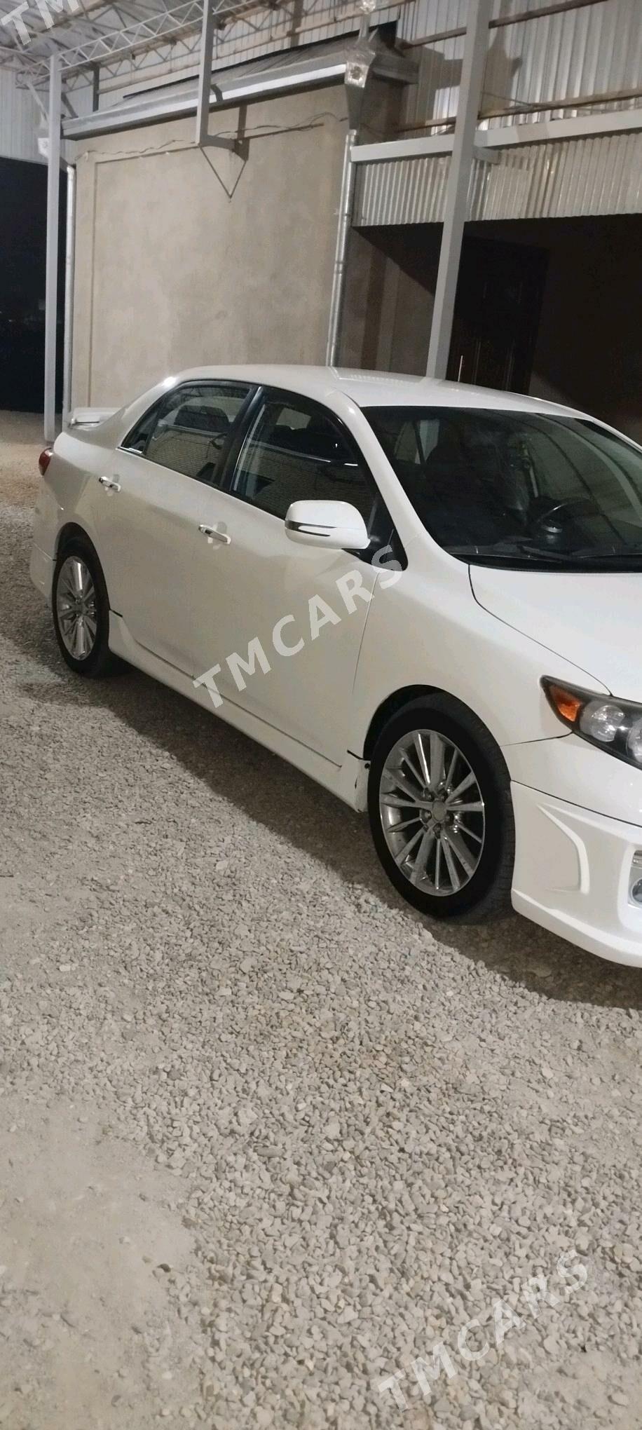 Toyota Corolla 2011 - 150 000 TMT - Мары - img 3