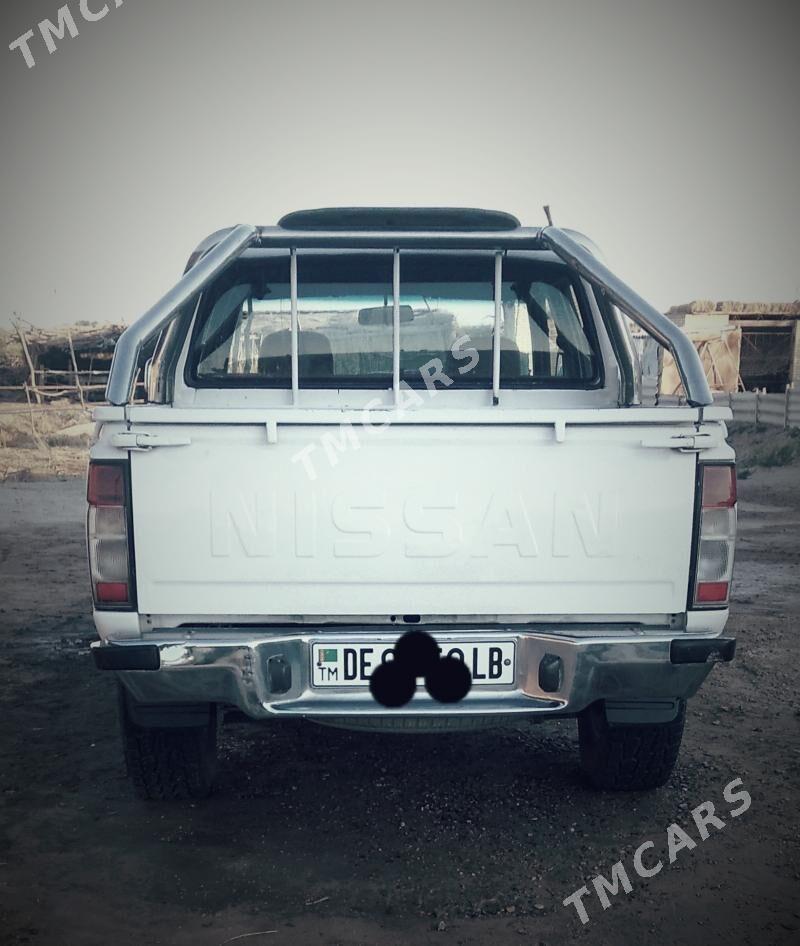 Nissan Navara 2007 - 120 000 TMT - Гарабекевюл - img 3