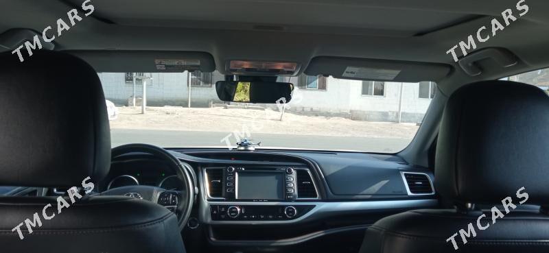 Toyota Highlander 2019 - 520 000 TMT - Туркменбаши - img 3