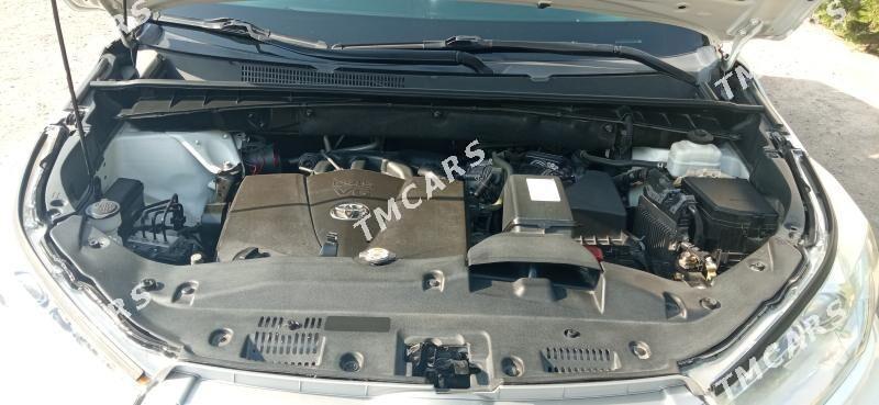Toyota Highlander 2019 - 520 000 TMT - Туркменбаши - img 8