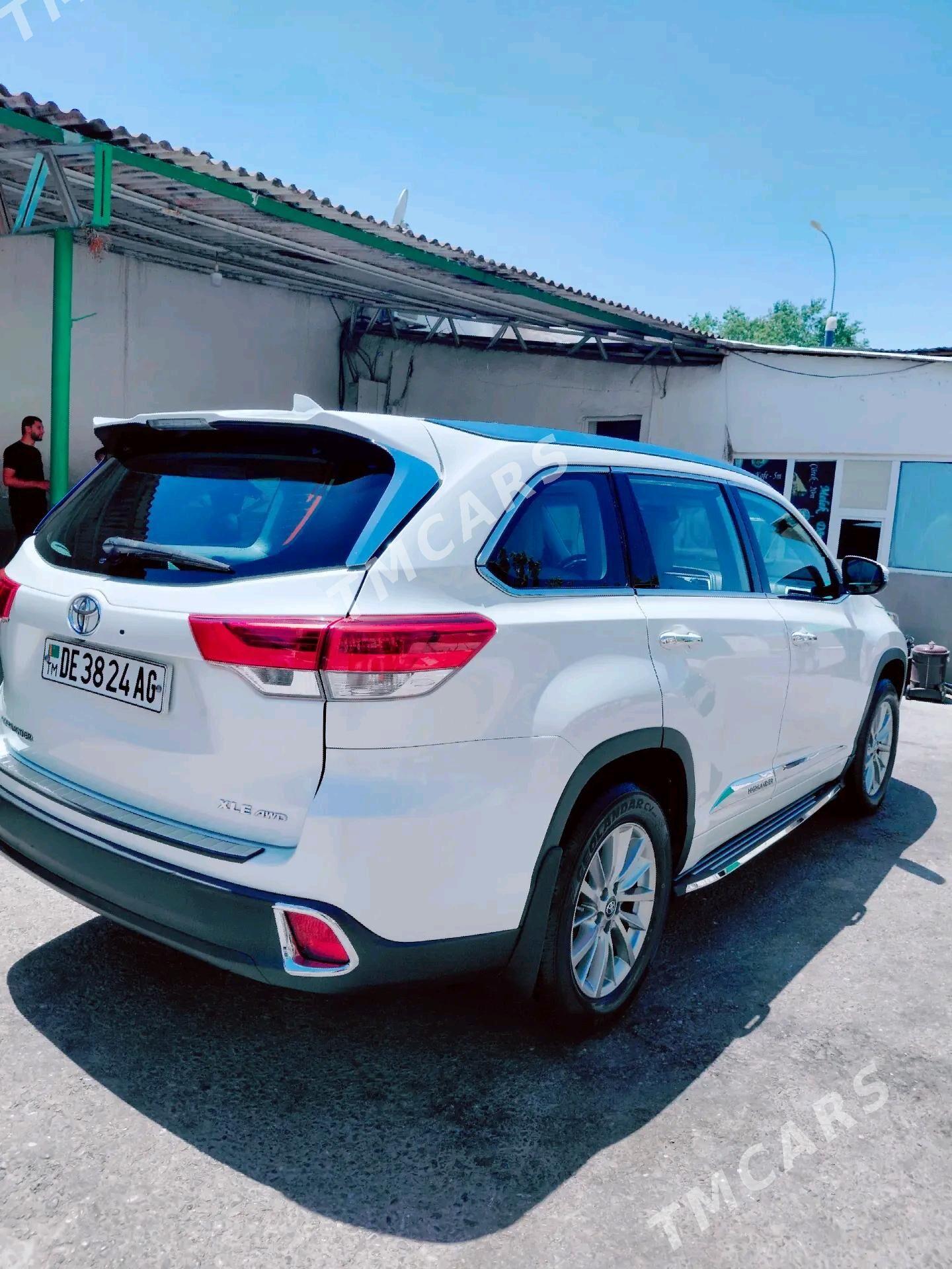 Toyota Highlander 2017 - 453 000 TMT - Ашхабад - img 4