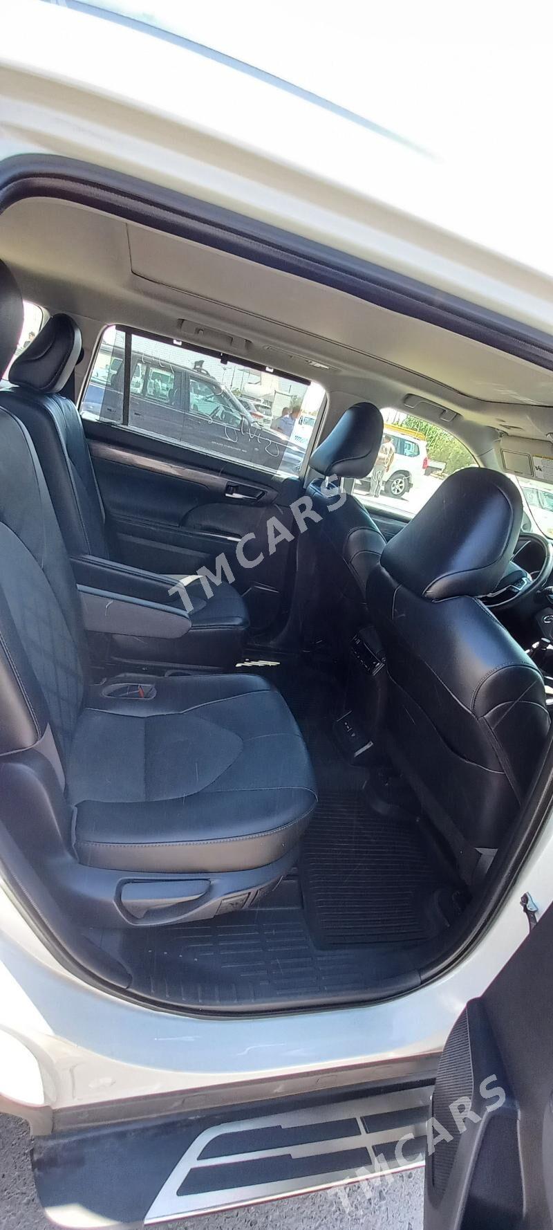 Toyota Highlander 2022 - 680 000 TMT - Дашогуз - img 1