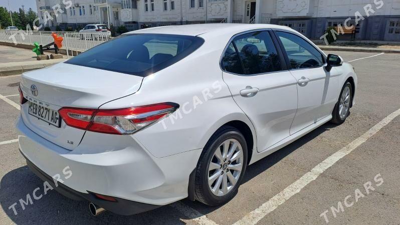 Toyota Camry 2018 - 254 000 TMT - Aşgabat - img 9