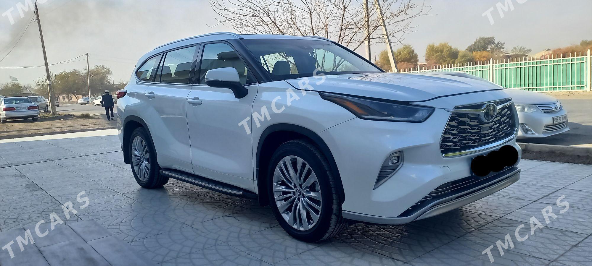 Toyota Highlander 2021 - 685 000 TMT - Мары - img 1