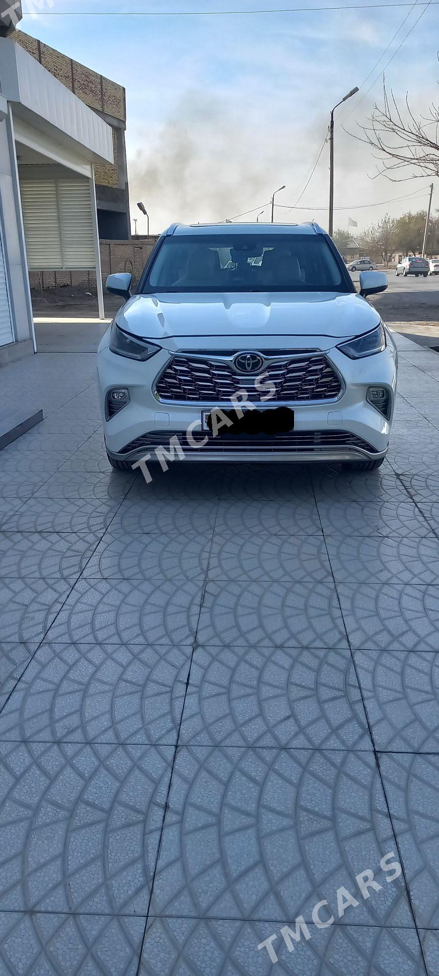 Toyota Highlander 2021 - 685 000 TMT - Мары - img 2