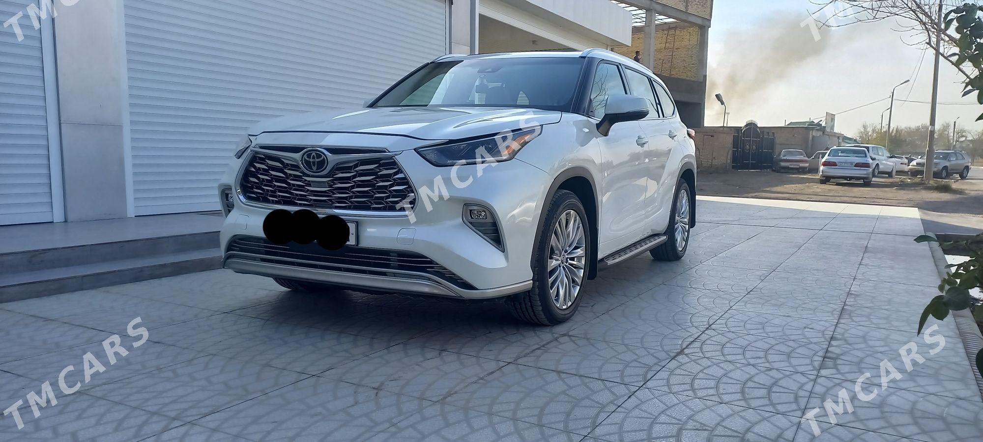 Toyota Highlander 2021 - 685 000 TMT - Мары - img 3