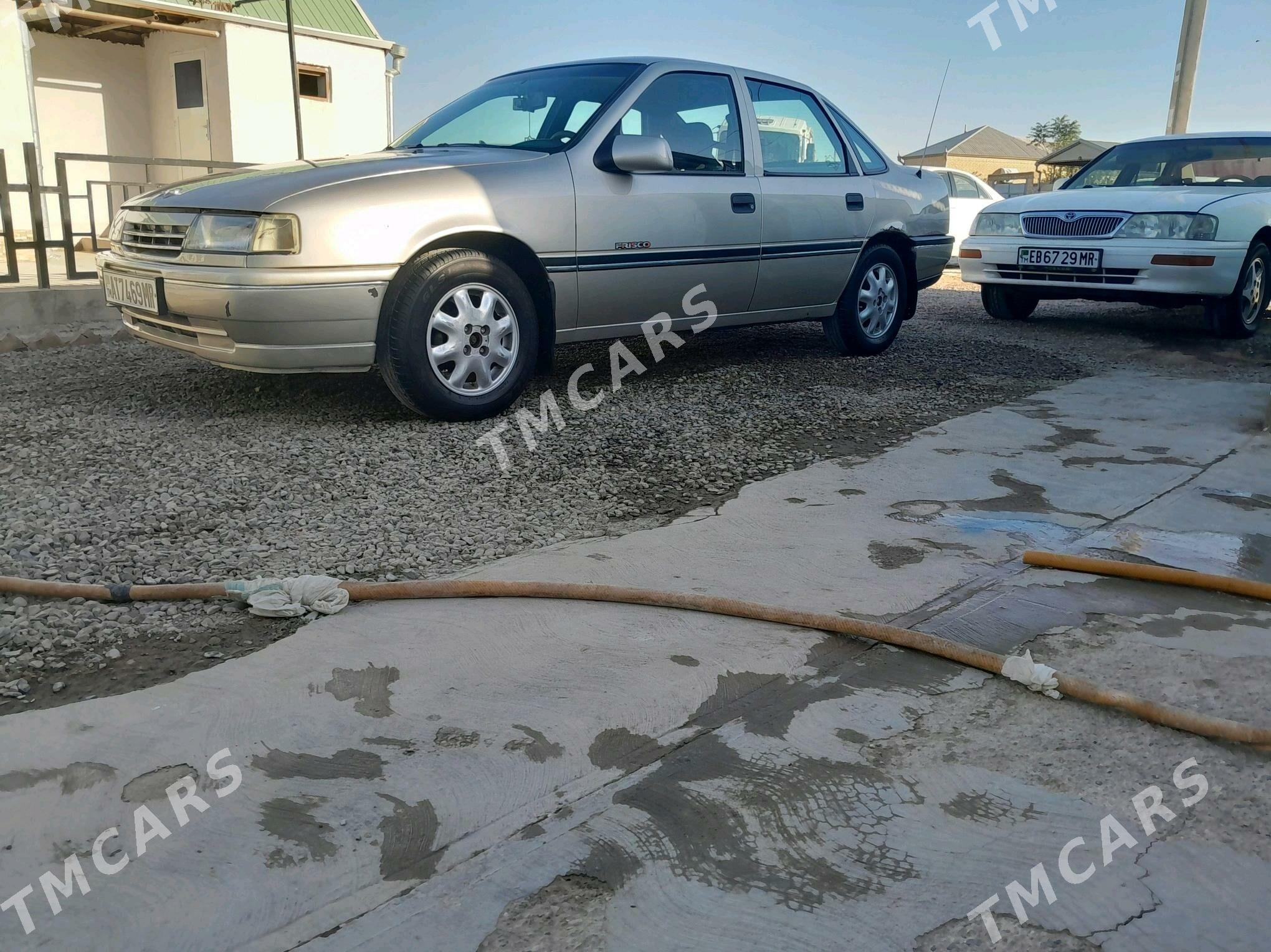 Opel Vectra 1992 - 35 000 TMT - Murgap - img 1