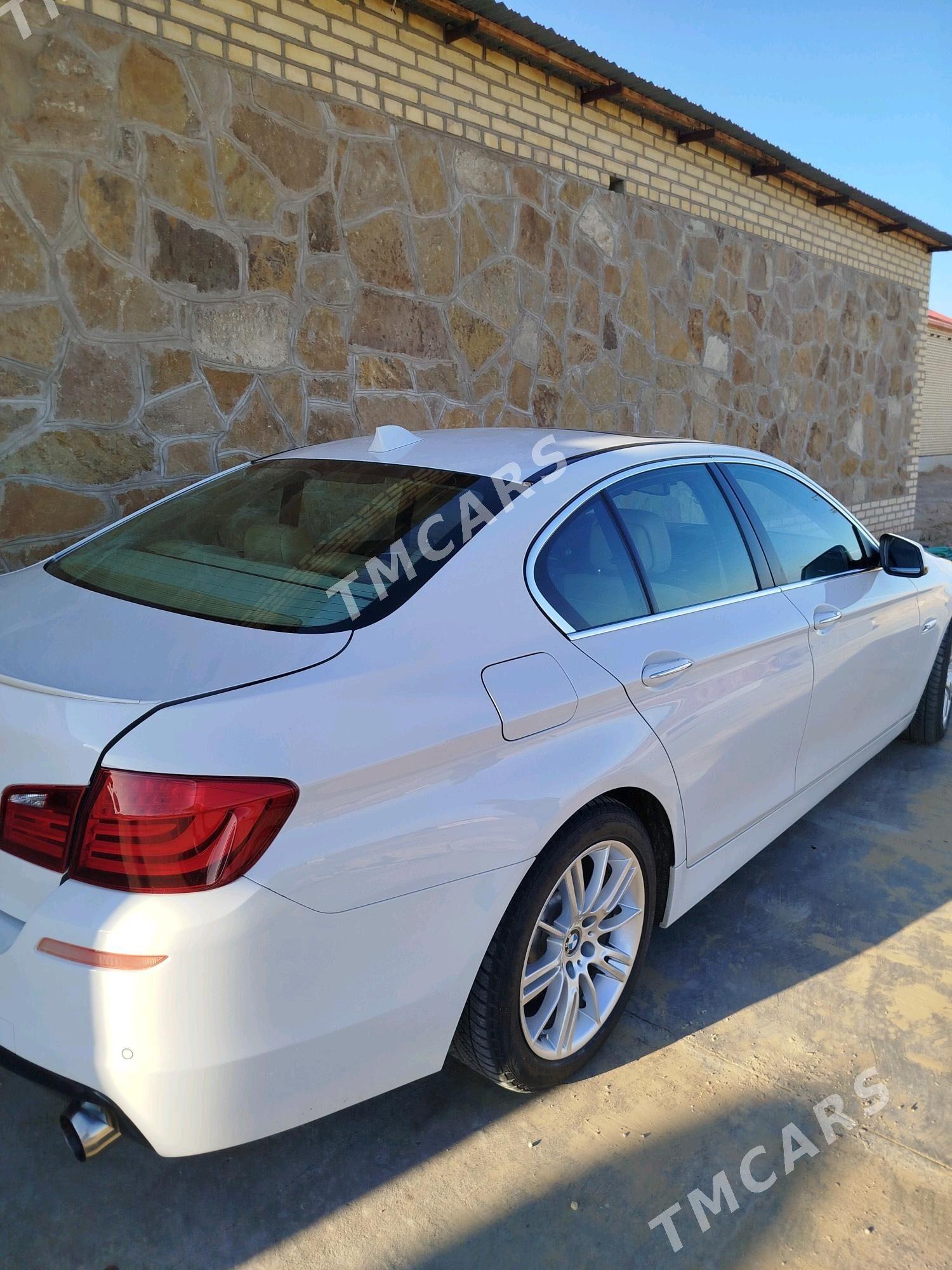 BMW F10 2012 - 300 000 TMT - Туркменабат - img 4