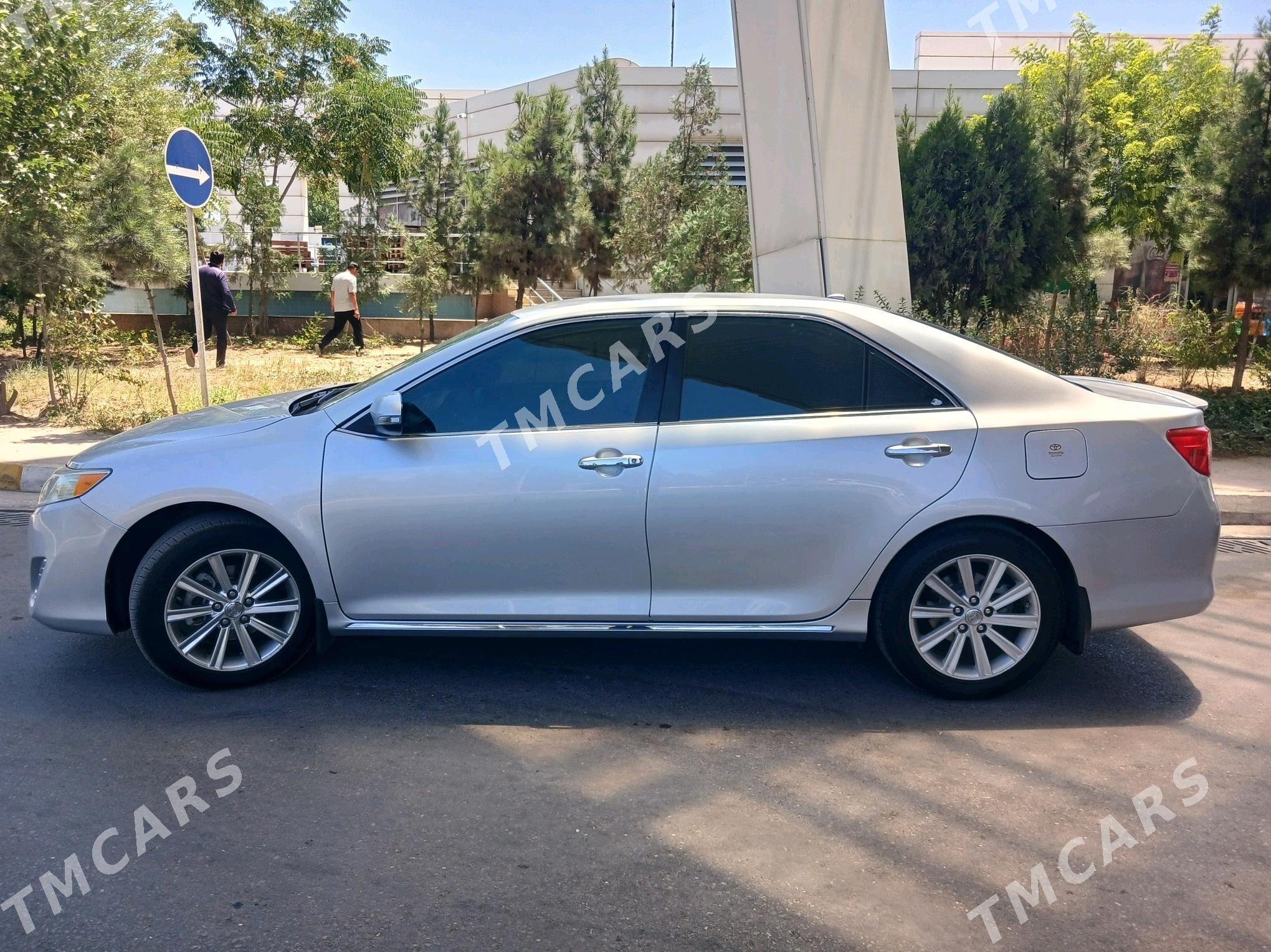 Toyota Camry 2013 - 218 000 TMT - 6 мкр - img 3