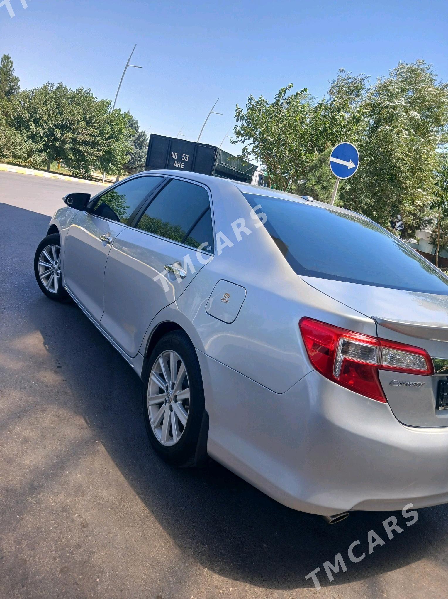 Toyota Camry 2013 - 218 000 TMT - 6 мкр - img 4