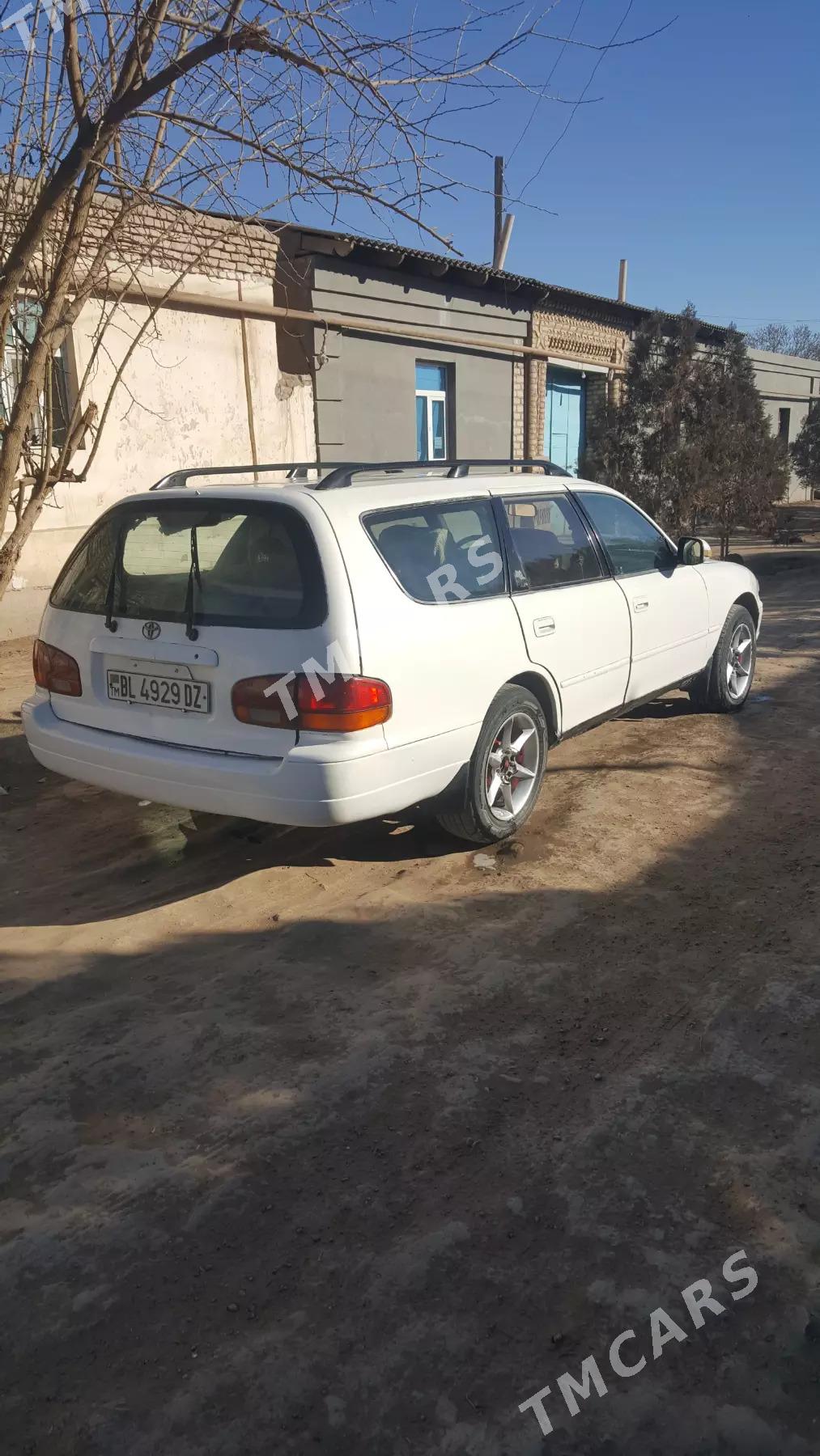 Toyota Camry 1994 - 75 000 TMT - Акдепе - img 4