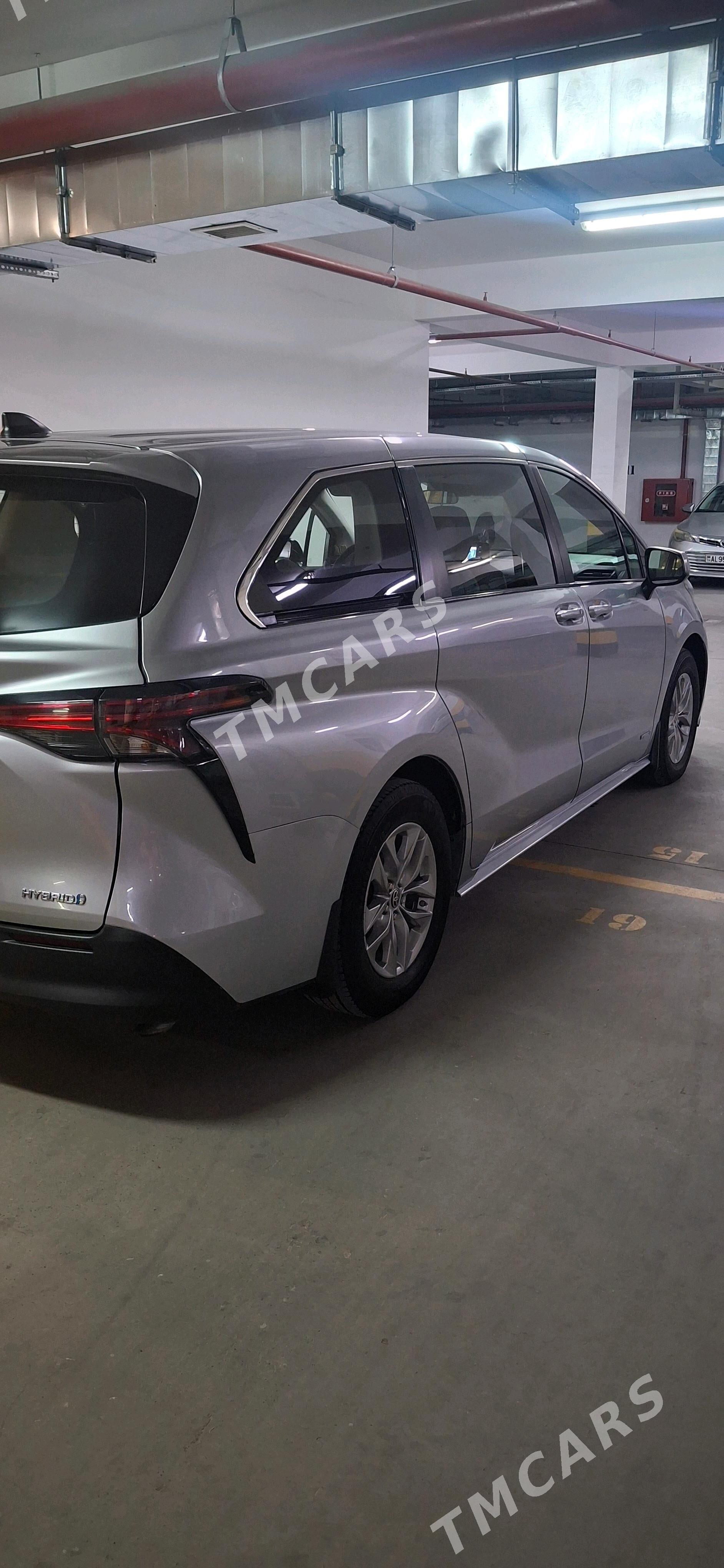 Toyota Sienna 2021 - 450 000 TMT - Ашхабад - img 3