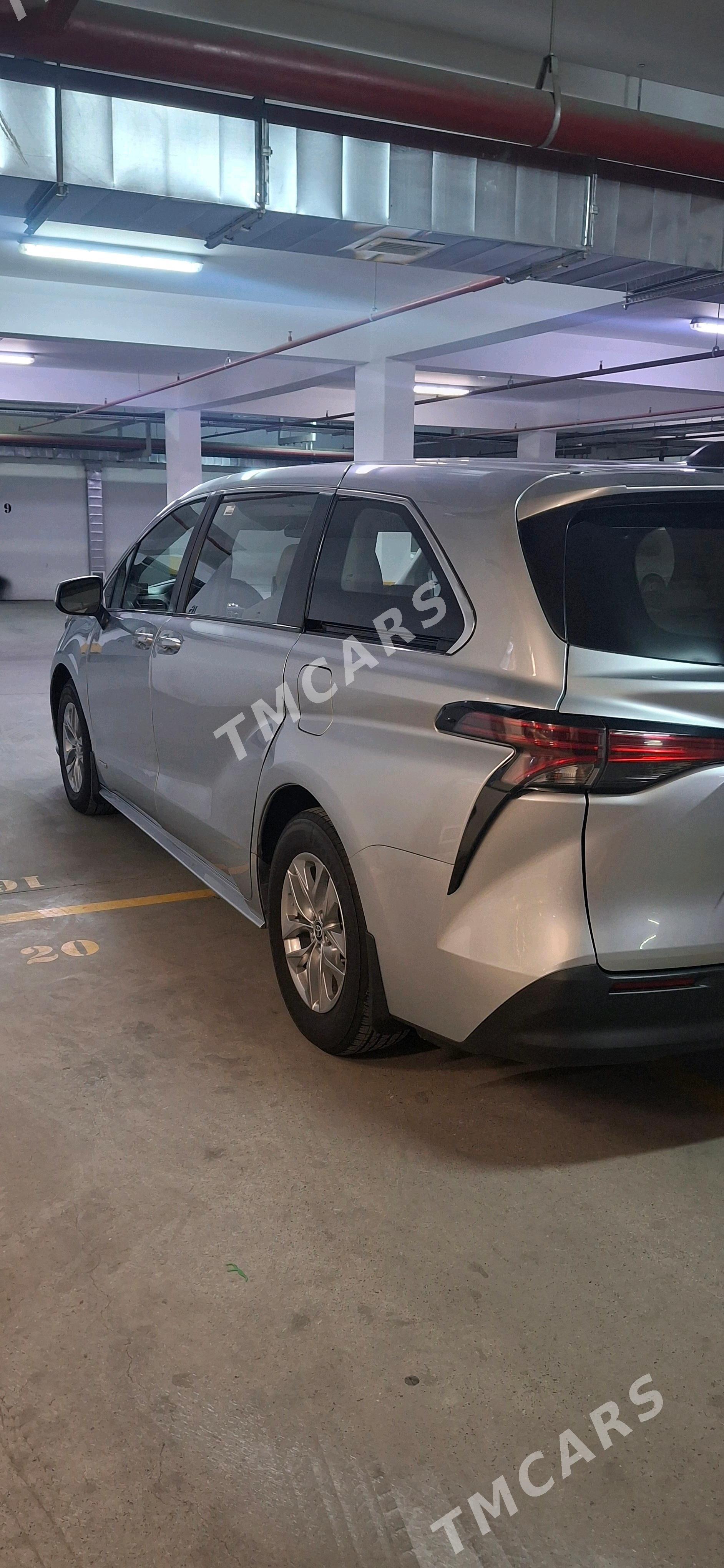 Toyota Sienna 2021 - 450 000 TMT - Ашхабад - img 2