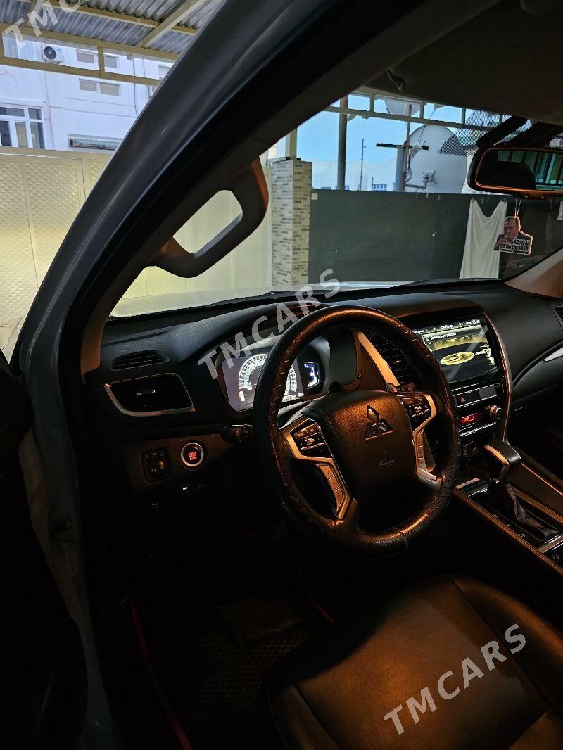 Mitsubishi Pajero 2020 - 448 500 TMT - Türkmenbaşy - img 5