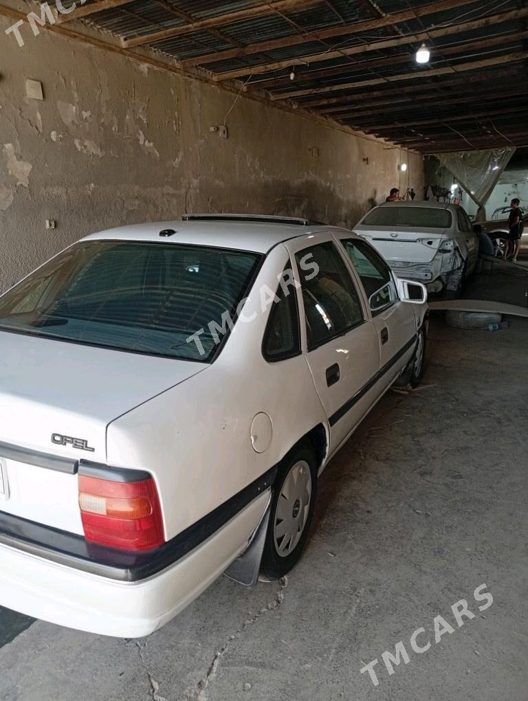 Opel Vectra 1993 - 32 000 TMT - Мары - img 3