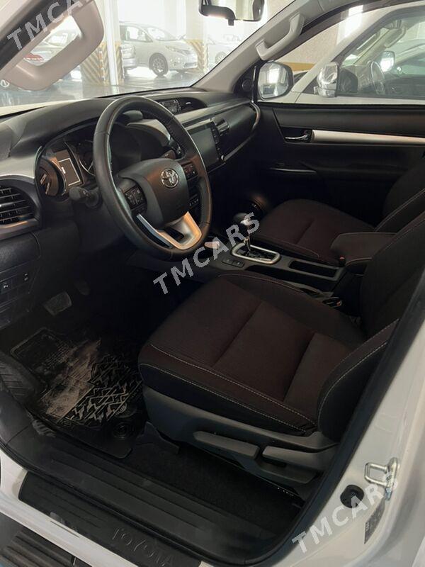 Toyota Hilux 2022 - 620 000 TMT - Aşgabat - img 4