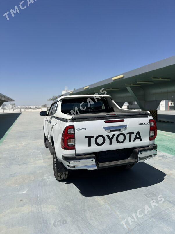 Toyota Hilux 2022 - 620 000 TMT - Aşgabat - img 3