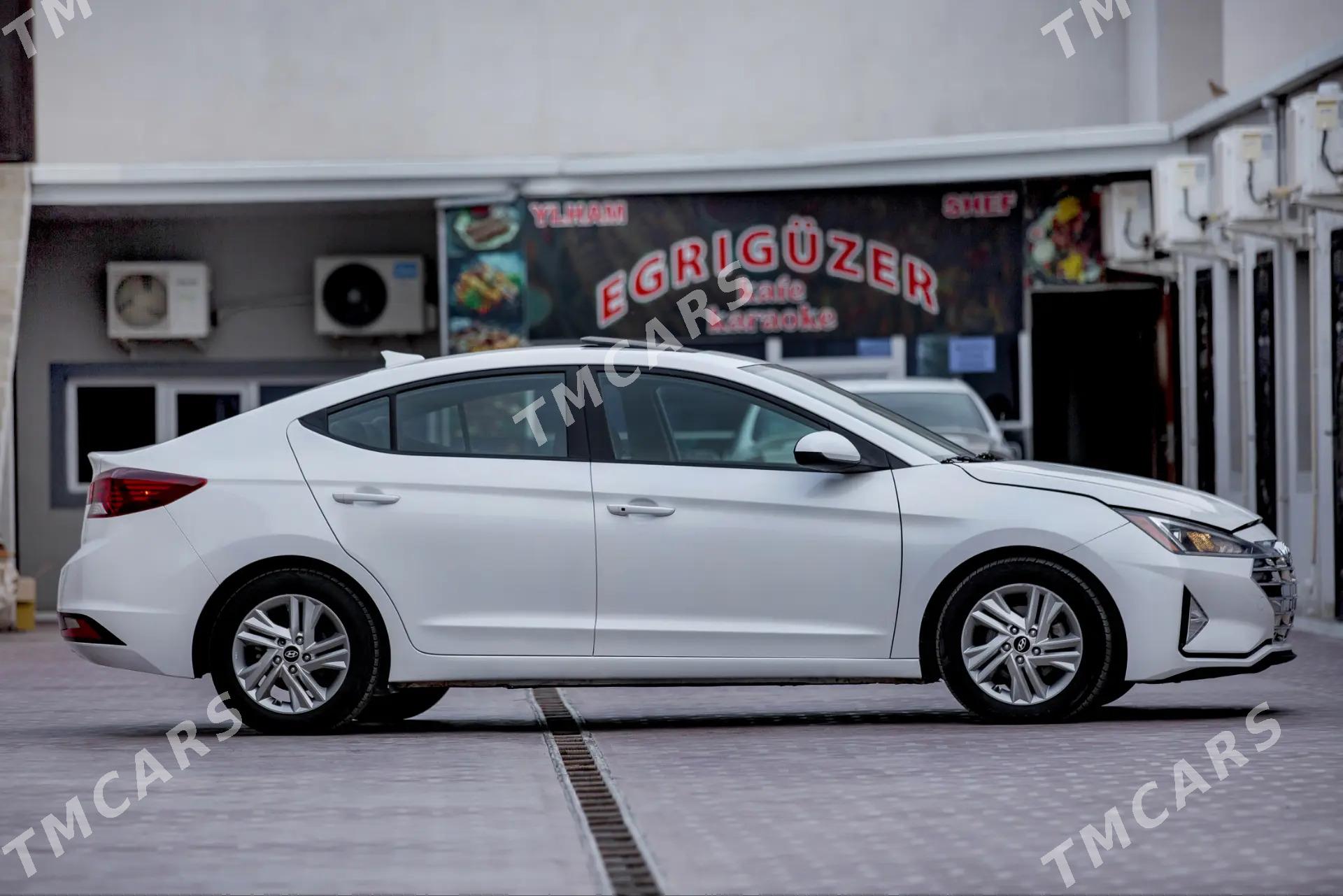 Hyundai Elantra 2020 - 235 000 TMT - Aşgabat - img 4