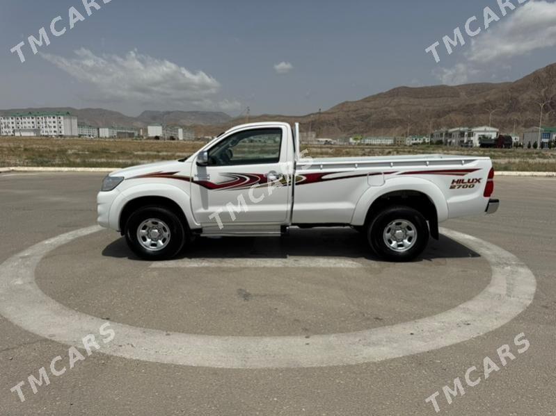 Toyota Hilux 2014 - 294 000 TMT - Balkanabat - img 3