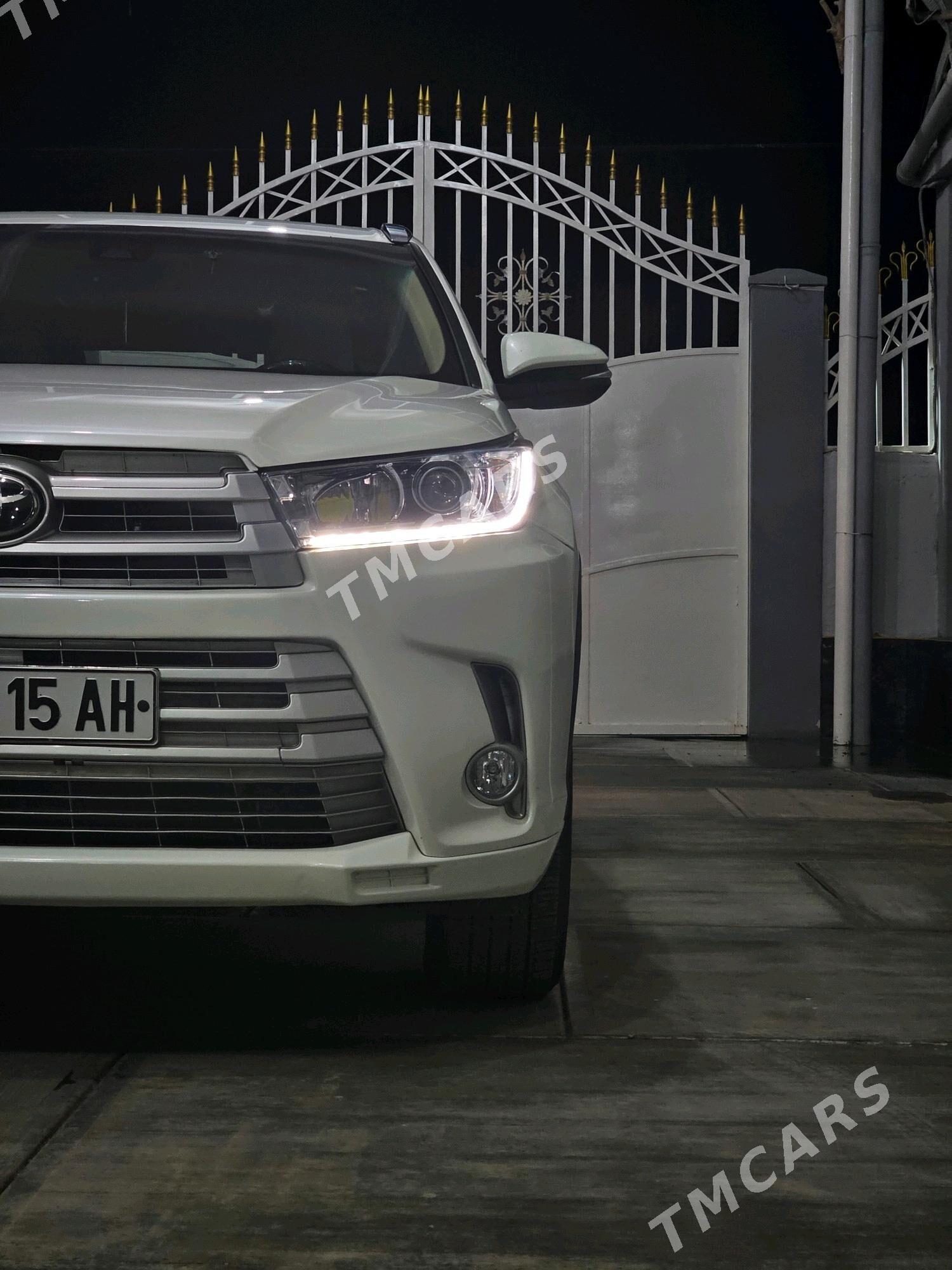 Toyota Highlander 2019 - 550 000 TMT - Ашхабад - img 3