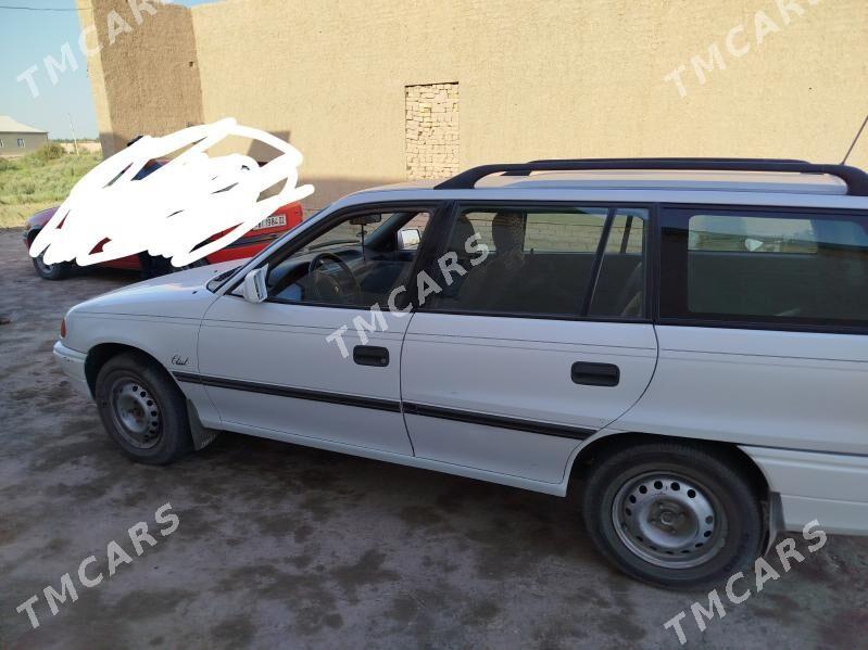 Opel Astra 1993 - 46 000 TMT - Гурбансолтан Едже - img 4