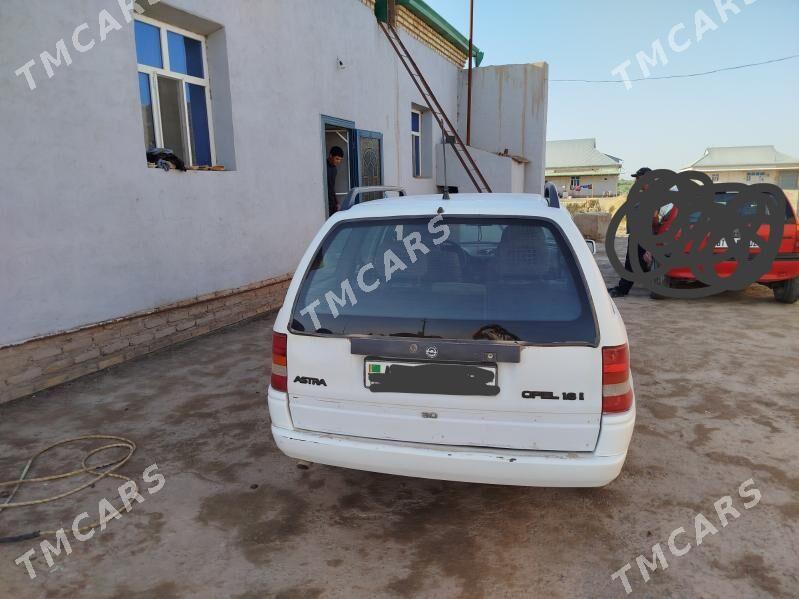 Opel Astra 1993 - 46 000 TMT - Гурбансолтан Едже - img 7